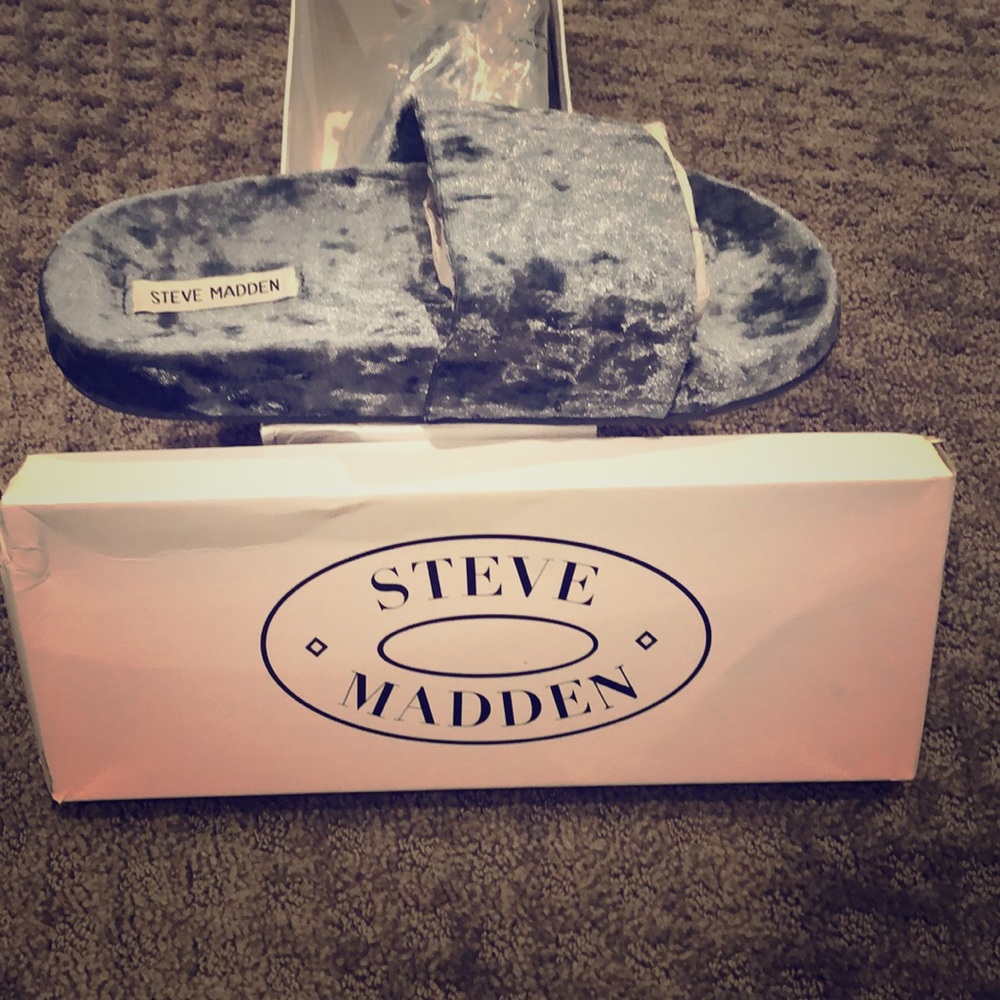 Steve Madden slides